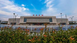 新鄉東站高鐵燈箱廣告