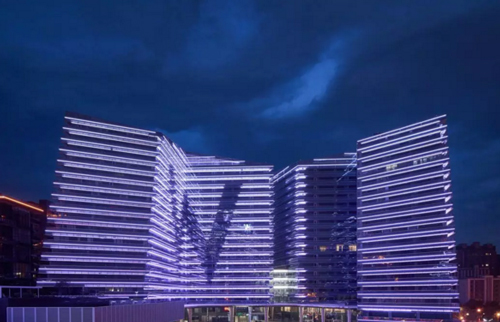 西安萬(wàn)眾國(guó)際W酒店燈光秀廣告