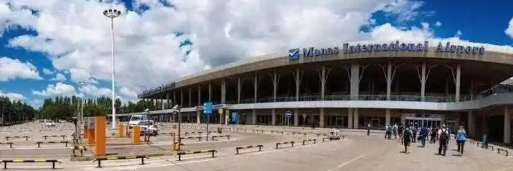 吉爾吉斯坦機(jī)場(chǎng)廣告